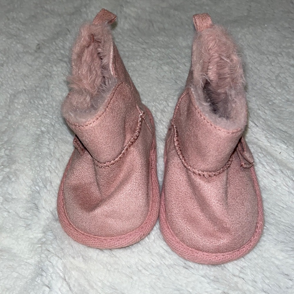 (3 for $10) pink fuzzy booties